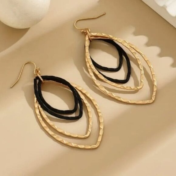 18k Gold Plated Hollow Leaf Shaped Hoop Earrings - Picture 3 of 4